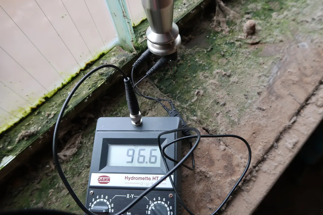 Representative moisture measurement in a building component